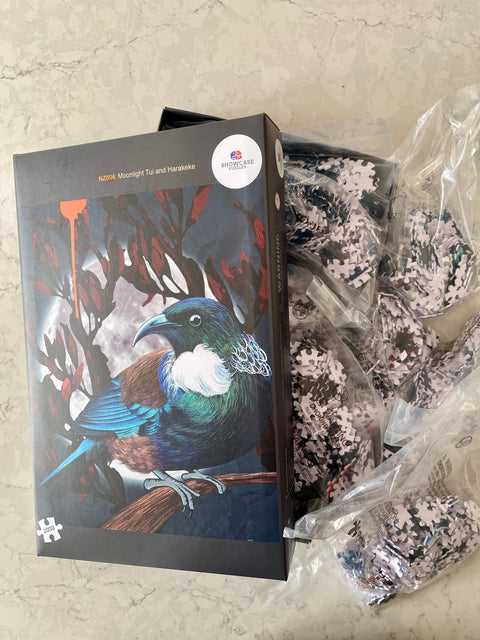 Moonlight Tui & Harakeke - 2000 Piece Jigsaw Puzzle