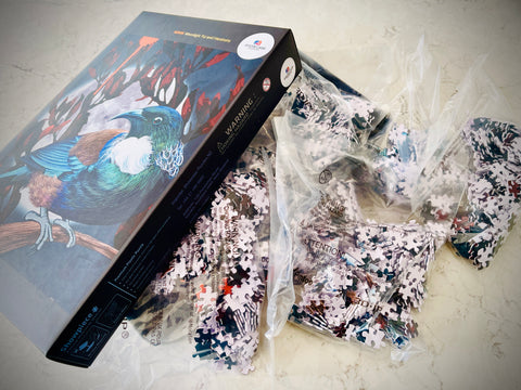 Moonlight Tui & Harakeke - 2000 Piece Jigsaw Puzzle